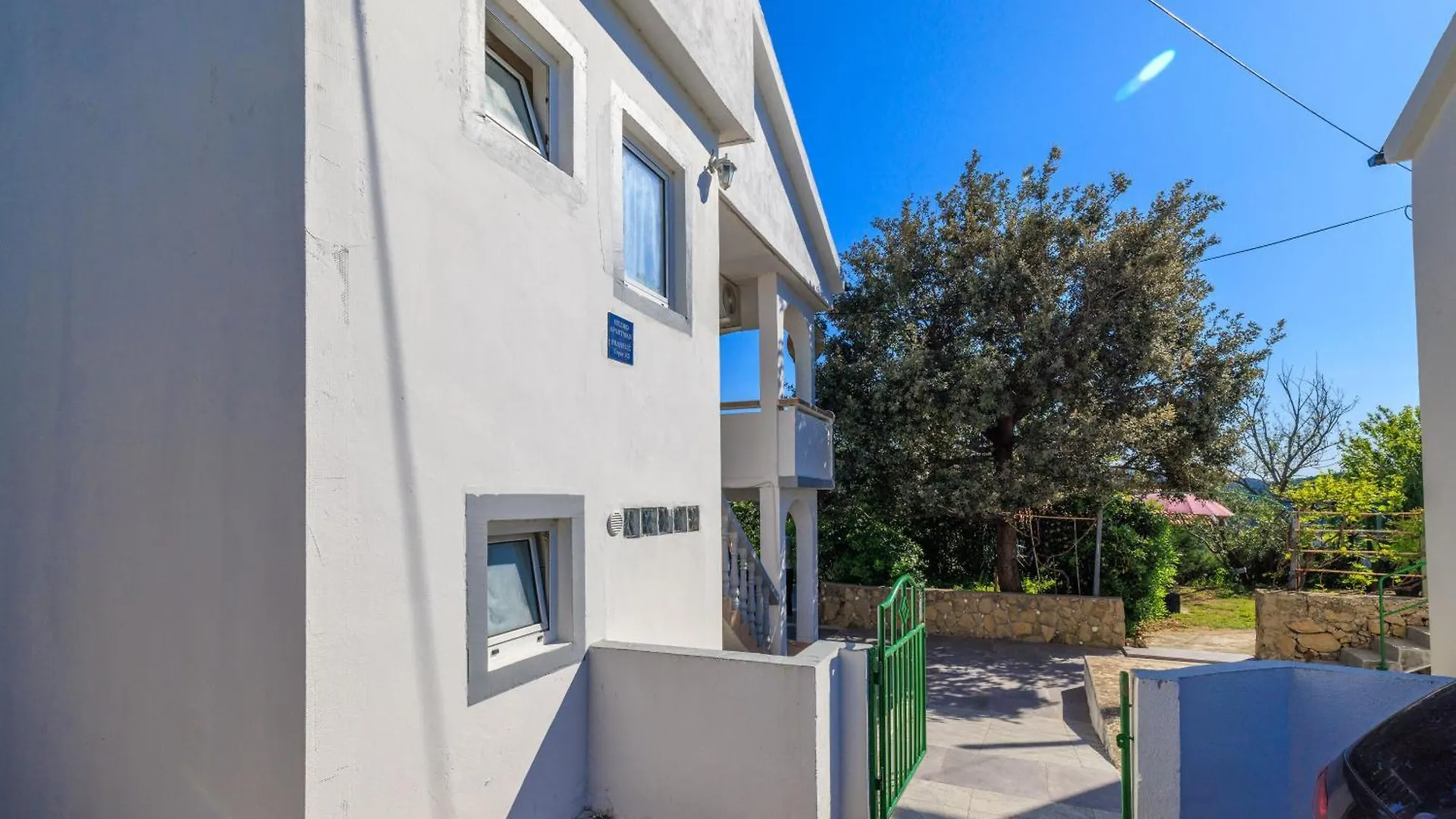 Apartments Ivan Lopar 0*,