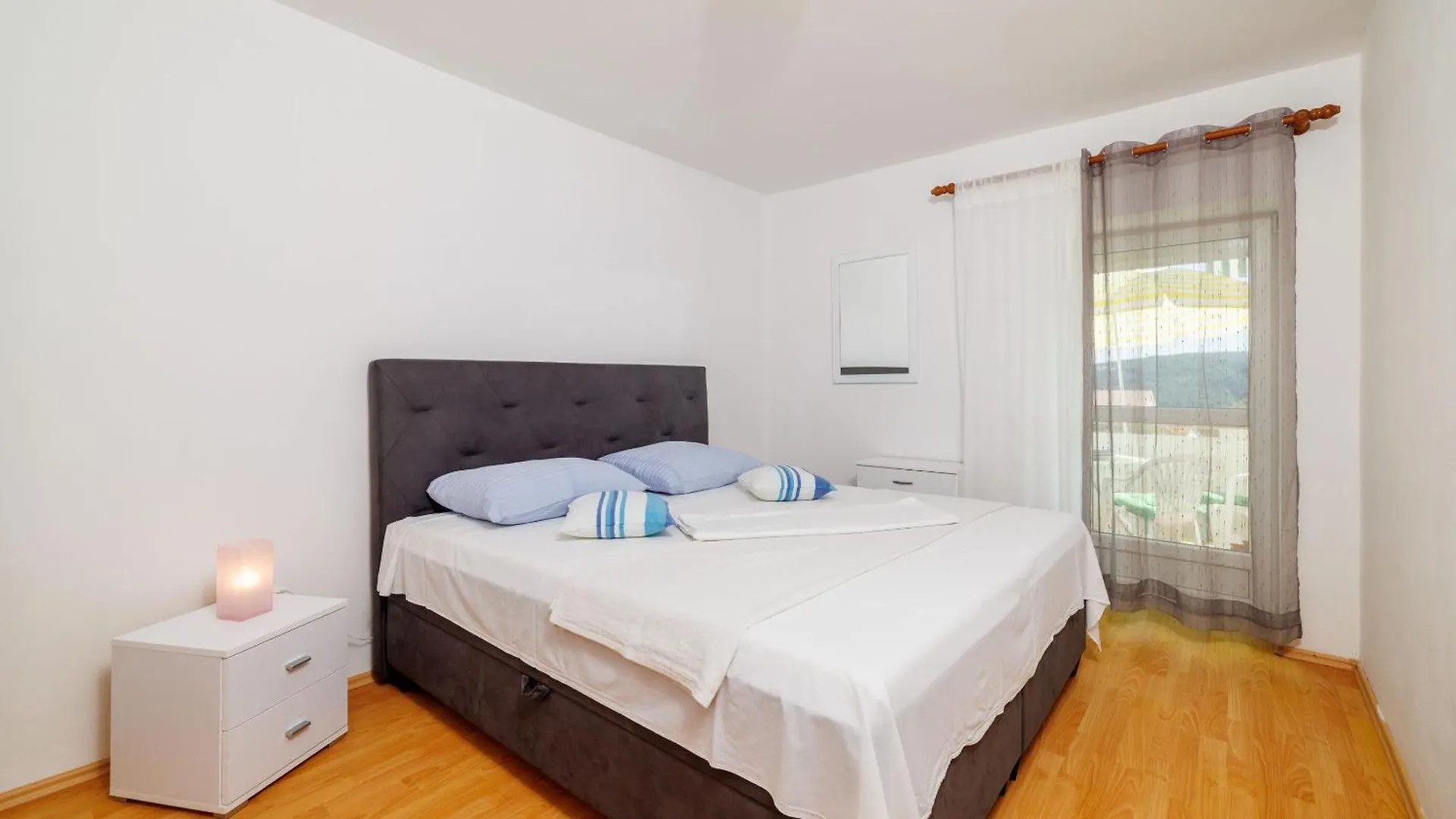 Apartments Ivan Lopar